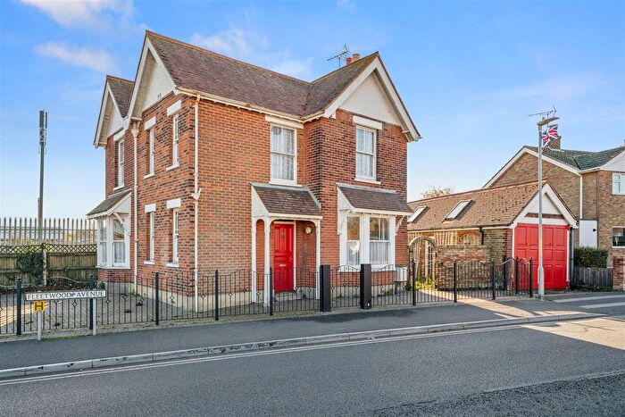 4 Bedroom Detached House For Sale In Fleetwood Avenue, Herne Bay, CT6