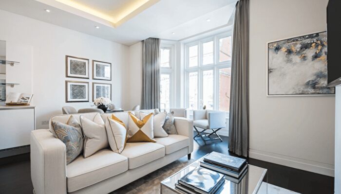 2 Bedroom Flat To Rent In Green Street, London, W1K