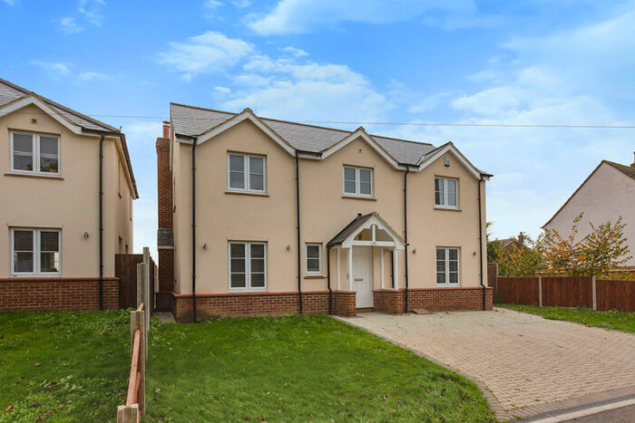 Detached House To Rent In Brakefield Road, Southfleet, Gravesend, Kent, DA13