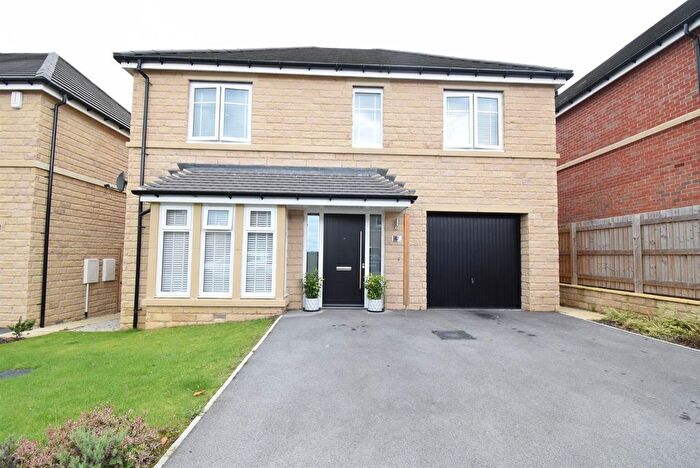 4 Bedroom Detached House To Rent In Wolfenden Way, Wakefield, WF1