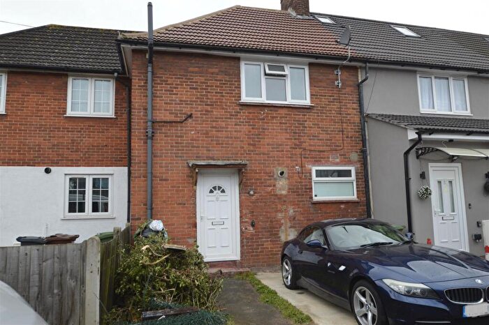3 Bedroom Terraced House For Sale In Ford Road, Dagenham, RM9
