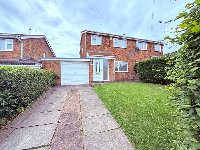 3 Bedroom Semi-Detached House To Rent In Booths Hall Road, Worsley, Manchester, M28