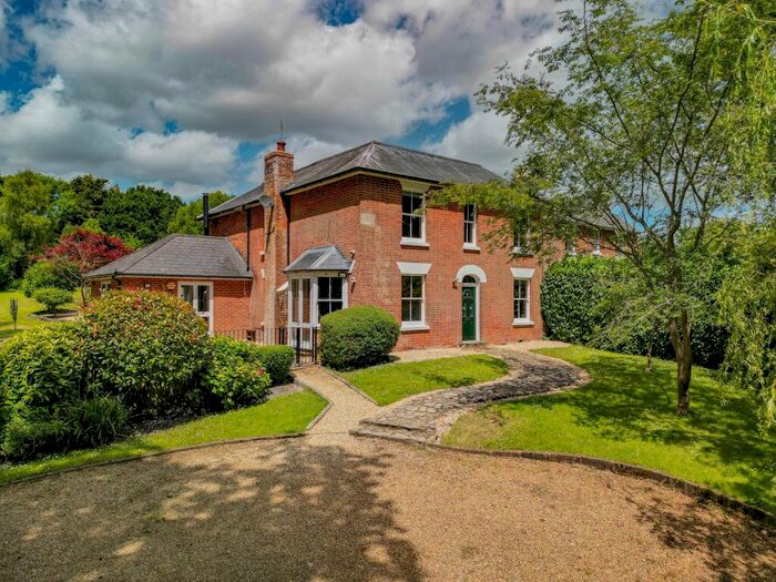 5 Bedroom Detached House For Sale In Lake Road, Curdridge, SO32