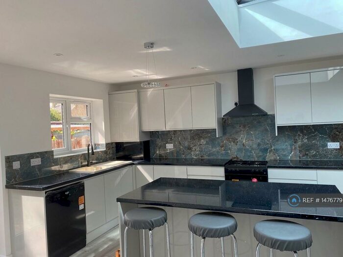 4 Bedroom Terraced House To Rent In Sandy Lane, Mitcham, CR4