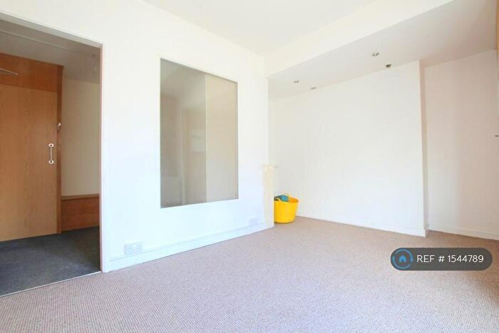 5 Bedroom Semi-Detached House To Rent In Kellaway Avenue, Bristol, BS6