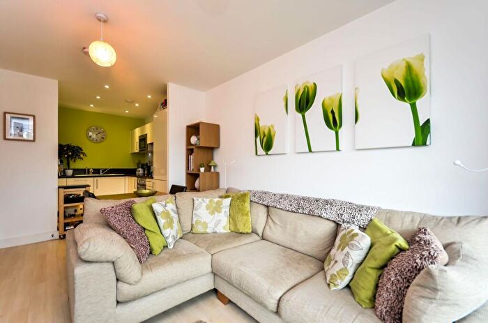 1 Bedroom Flat To Rent In Agnes George Walk, Silvertown, London, E16