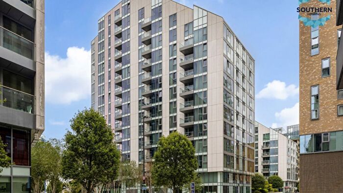 2 Bedroom Flat For Sale In Enterprise Way, Wandsworth, London, SW18