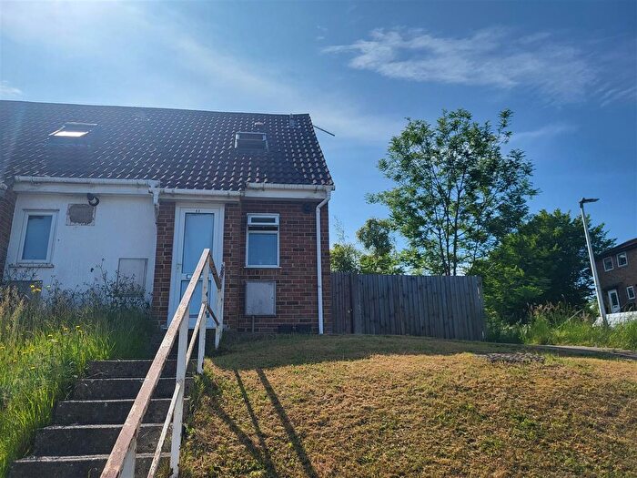 1 Bedroom End Of Terrace House To Rent In Chaffinch Close, Chatham, ME5