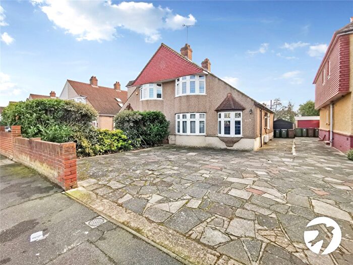 4 Bedroom Semi-Detached House To Rent In Bellegrove Road, Welling, DA16