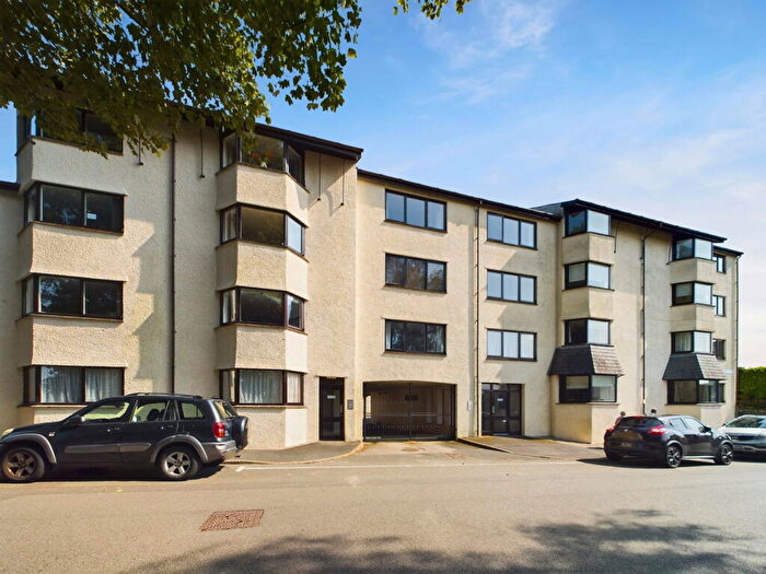 2 Bedroom Flat For Sale In Cumbria Court, College Road, Windermere, LA23