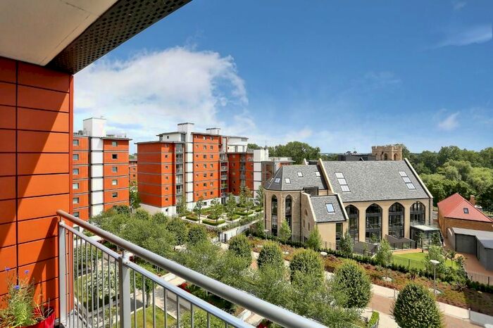 2 Bedroom Flat To Rent In Holland Gardens, Kew Bridge, Brentford, London, TW8