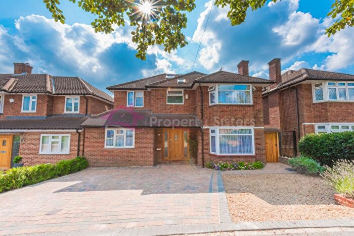 6 Bedroom Detached House For Sale In Hartland Drive, Edgware, HA8