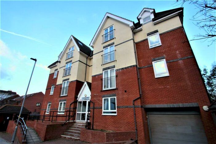 2 Bedroom Apartment To Rent In Canterbury Court, PO5