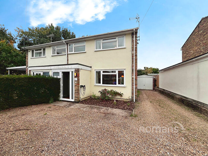 3 Bedroom Semi-Detached House For Sale In Baird Road, Farnborough, Hampshire, GU14