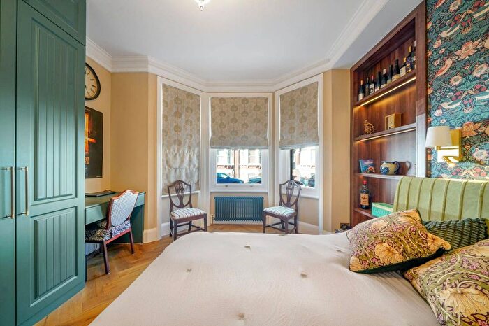 1 Bedroom Flat To Rent In Avonmore Gardens, Olympia, London, W14
