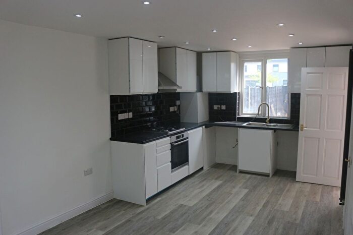 4 Bedroom Semi-Detached House To Rent In Goodwood Avenue, Sale, Cheshire, M33
