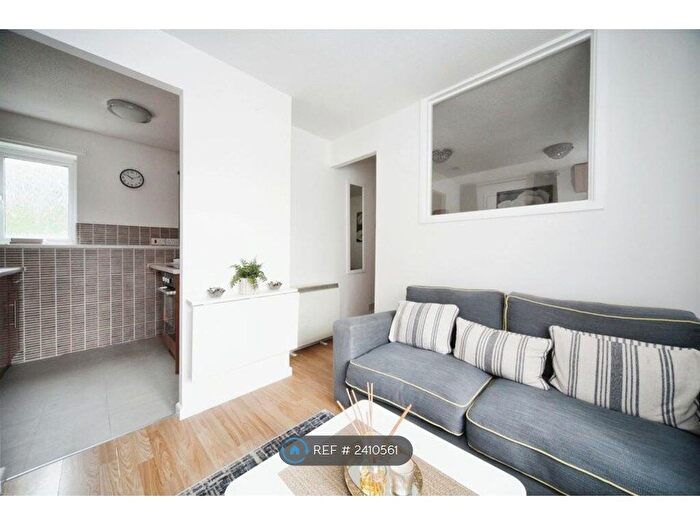 Studio To Rent In Conway Close, Houghton Regis, Dunstable, LU5