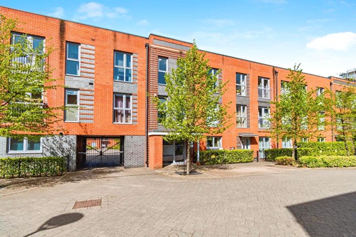 2 Bedroom Apartment For Sale In Meridian Way, Southampton, SO14
