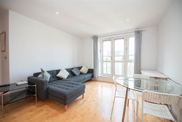 2 Bedroom Apartment To Rent In One Fletchergate, NG1