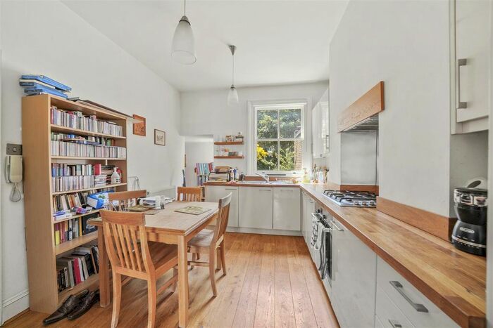 1 Bedroom Flat For Sale In Disraeli Road, London, SW15
