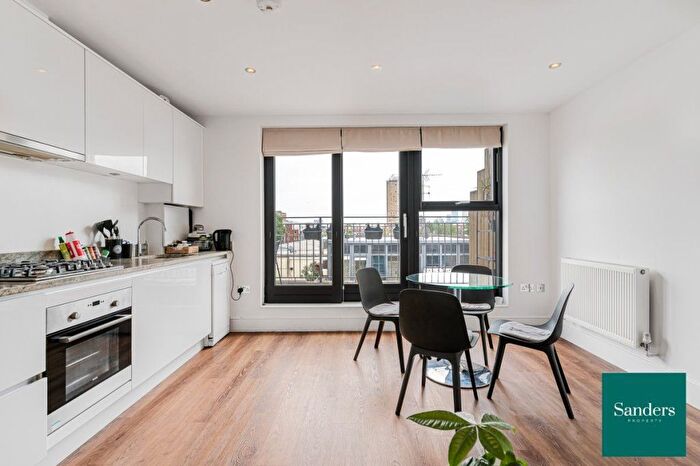 2 Bedroom Flat To Rent In Sly Street, Whitechapel, London, E1