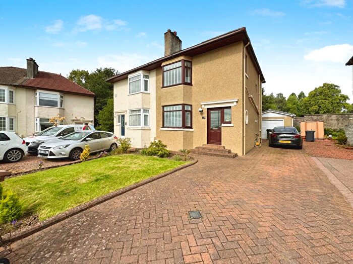 3 Bedroom Semi-Detached House For Sale In Broomlea Crescent, Inchinnan, PA4