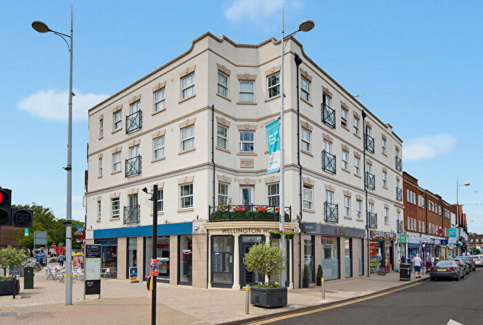 1 Bedroom Flat For Sale In Wellington House, Walton On Thames, KT12