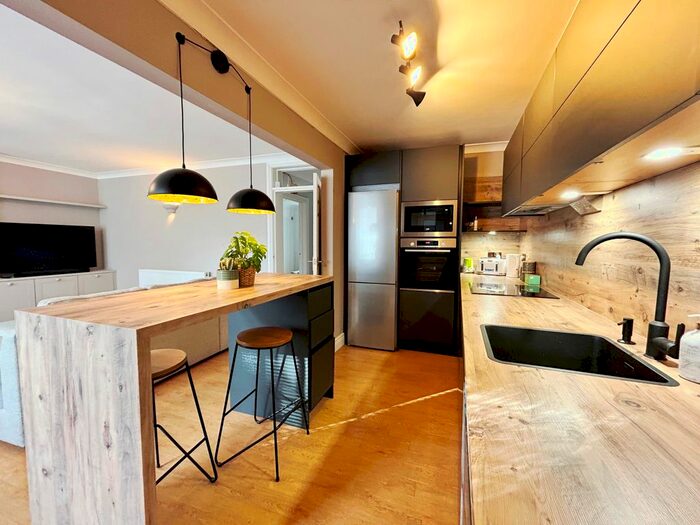 1 Bedroom Flat To Rent In Evesham Road, Cheltenham, GL52