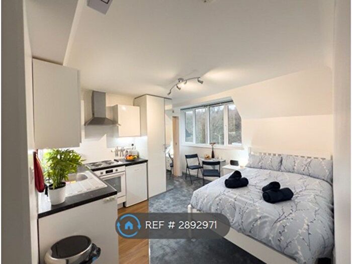 Studio To Rent In Station Road, Amersham, HP7
