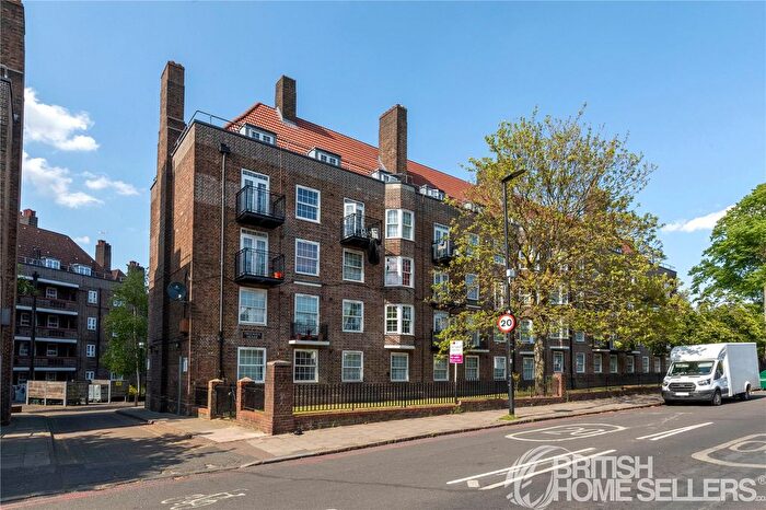 3 Bedroom Flat For Sale In New Park Road, London, SW2