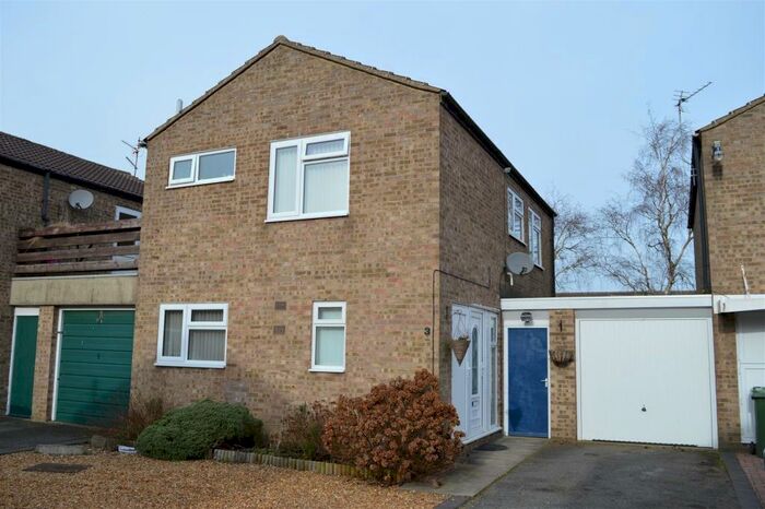 3 Bedroom Detached House To Rent In Breedon Close, Corby, NN18