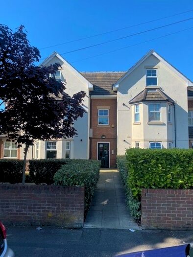 2 Bedroom Flat To Rent In Lowther Road, Bournemouth, BH8
