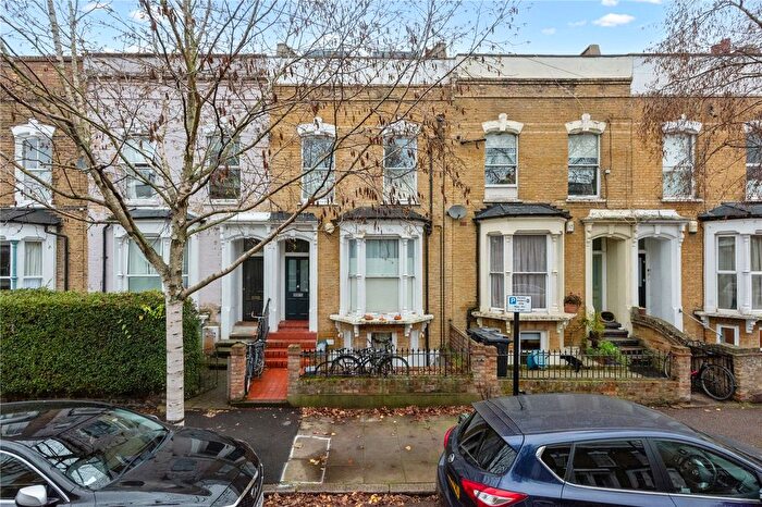 1 Bedroom Flat To Rent In Narford Road, London, E5