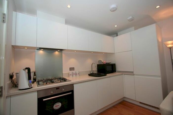1 Bedroom Flat To Rent In Glenalmond Avenue, Cambridge, Cambridgeshire, CB2