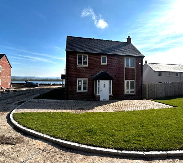 3 Bedroom Semi-Detached House To Rent In Meadowhead, Longridge, PR3