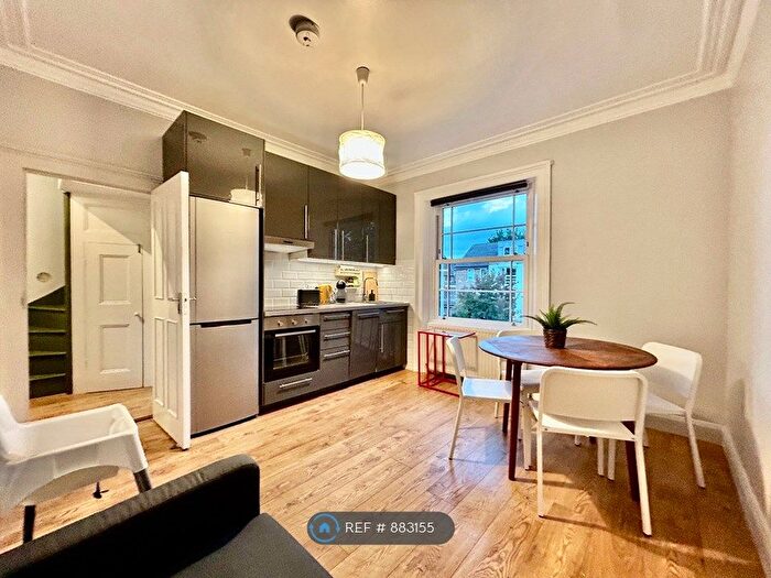 3 Bedroom Flat To Rent In Hayden House, London, W7