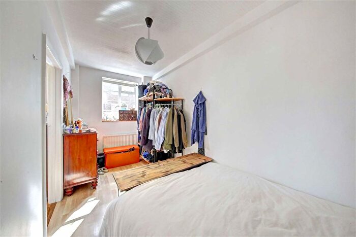 1 Bedroom Flat To Rent In Sheen Road, Richmond, TW9