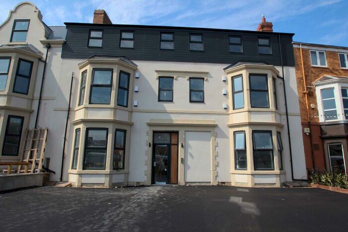 2 Bedroom Apartment To Rent In South Parade, Whitley Bay, NE26