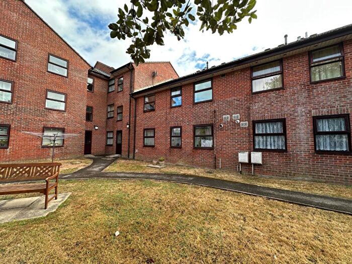 1 Bedroom Apartment For Sale In Spa Road, Weymouth, DT3
