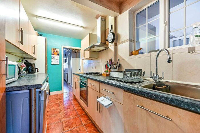 3 Bedroom Terraced House For Sale In Bath Road, Slough, SL1