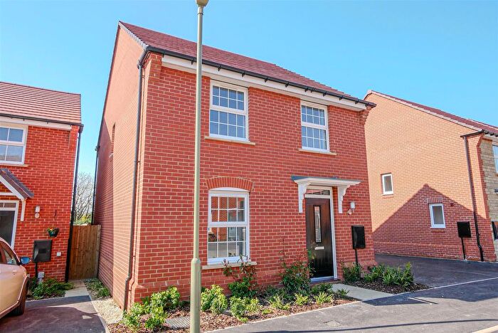 4 Bedroom Detached House For Sale In Boteler Gardens, Benson, OX10