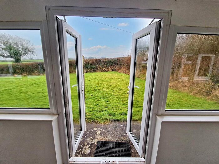 2 Bedroom Detached Bungalow To Rent In Bridgerule, Holsworthy, EX22