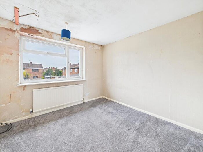 3 Bedroom Semi-Detached House For Sale In Whitehurst Street, Allenton, DE24
