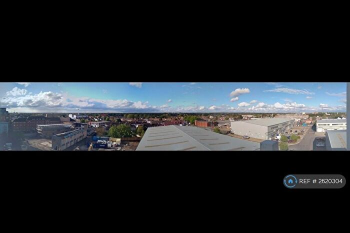 2 Bedroom Flat To Rent In Foundry Court, Slough, SL2