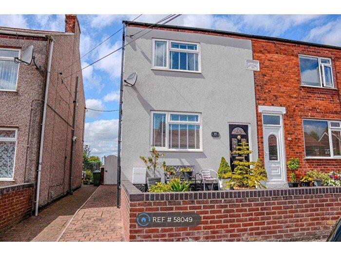 4 Bedroom Semi-Detached House To Rent In New Road, Chesterfield, S43