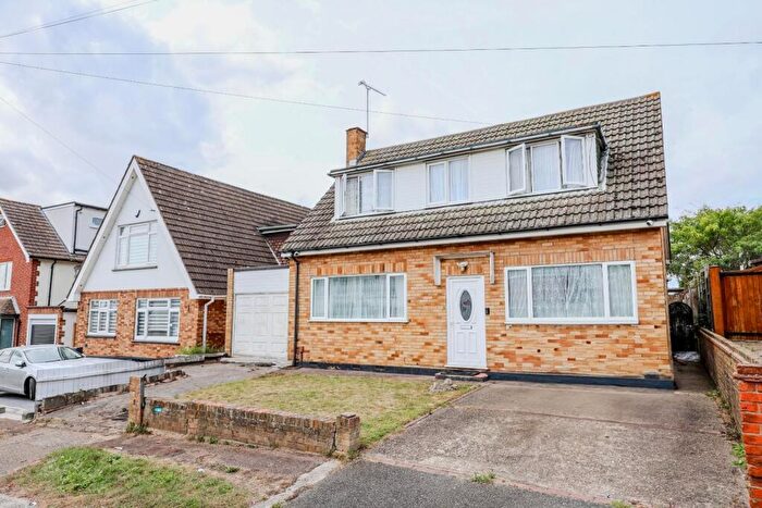 4 Bedroom Detached House For Sale In Britannia Gardens, Westcliff-On-Sea, SS0