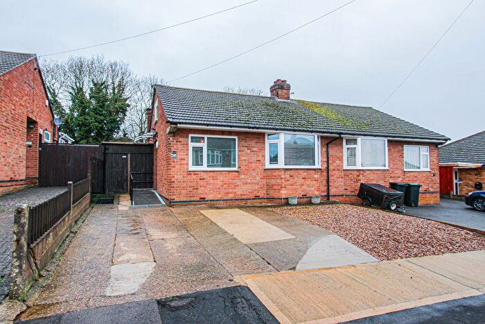 2 Bedroom Semi-Detached Bungalow For Sale In Knightlands Road, Irthlingborough, NN9
