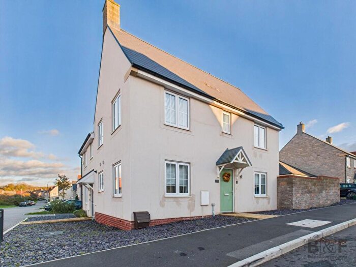 3 Bedroom Semi Detached House For Sale In Sundew Road, Lyde Green, BS16