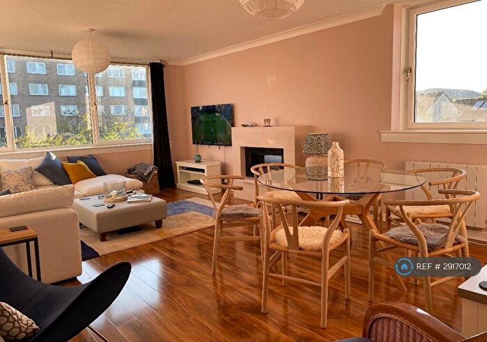 2 Bedroom Flat To Rent In Stockiemuir Avenue, Glasgow, G61