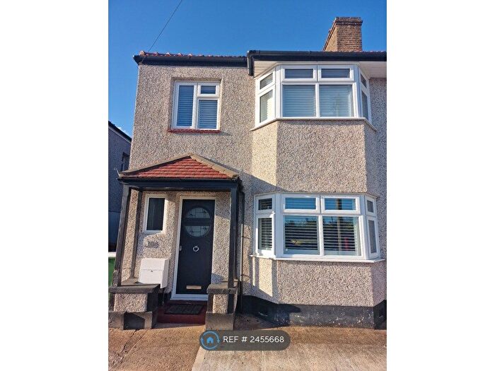 3 Bedroom Semi-Detached House To Rent In Elsa Road, Welling, DA16